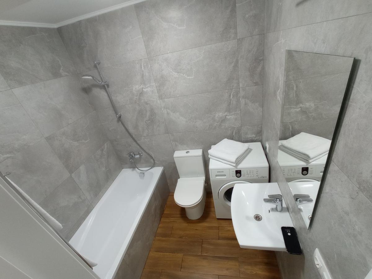 N.A.N. Apartments City Centre キエフ エクステリア 写真